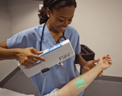 Nurses can quickly find more options for accessing patients' veins with VeinViewer Flex by Christie Medical Holdings (PRNewsFoto/Christie Medical Holdings, Inc.)